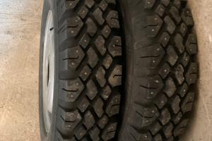 Gomme chiodate e 4 cerchi fiat campagnola