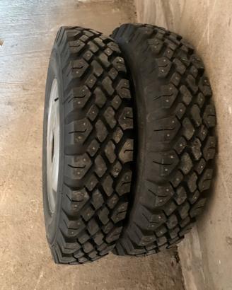 Gomme chiodate e 4 cerchi fiat campagnola