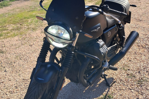 Moto guzzi V7 Stone