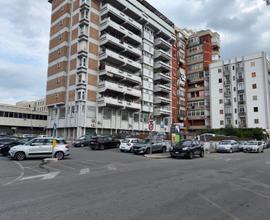 Via medaglie d'oro grande autorimessa
