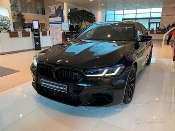 DISPONIAMO DI RICAMBI AUTO bmw m5 f90 2024 MATERIA