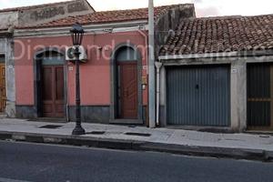 Casa singola con cortile a Piedimonte Etneo