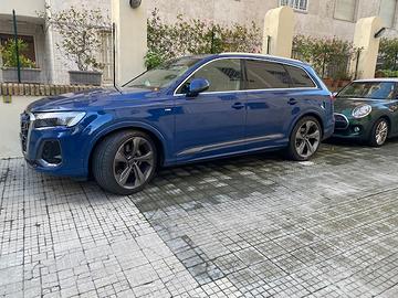 AUDI Q7  inusata ibrida elettrica/diesel