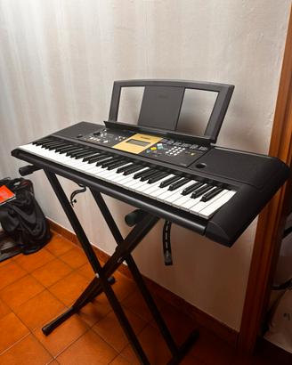 Tastiera Yamaha YPT-220