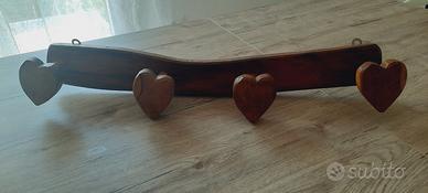 Appendiabiti da parete.