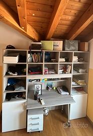 Libreria con scrittoio / cameretta abbinata