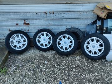 4 cerchi in lega da 15 pollici multipla 1e2serie
