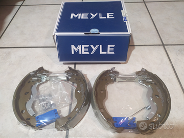 Kit freno a tamburo per Suzuki SX4 e Fiat Sedici