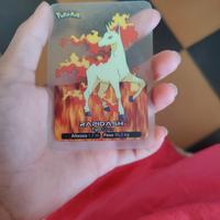 carte Pokémon di plastica