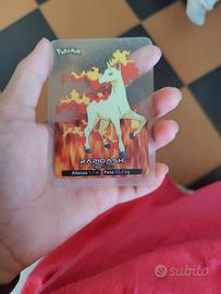 carte Pokémon di plastica