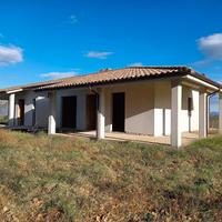 Villa di campagna con terreno