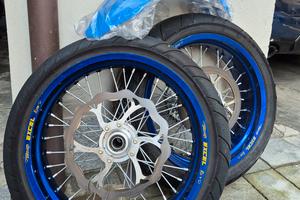 Kit ruote motard 17 - 17 per moto TM Racing