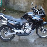 Honda Transalp 650 anno 2000 -leggere bene-