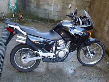 Honda Transalp 650 anno 2000 -leggere bene-