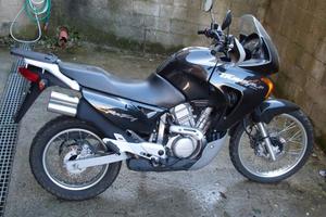 Honda Transalp 650 anno 2000 -leggere bene-