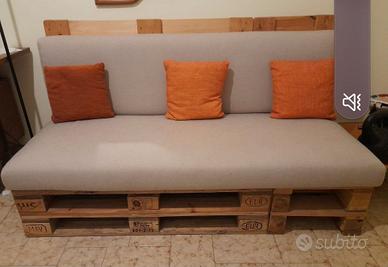 Divano artigianale pallet con seduta in memory