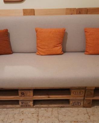 Divano artigianale pallet con seduta in memory