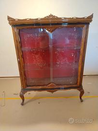 Vetrina stile chippendale