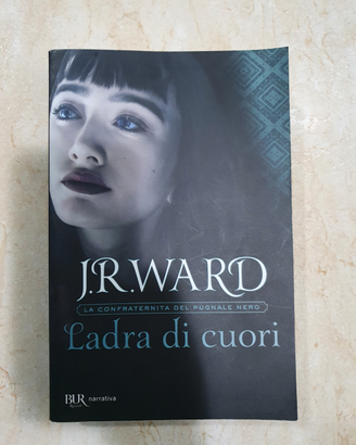 Ladra di cuori la confraternita del pugnale nero