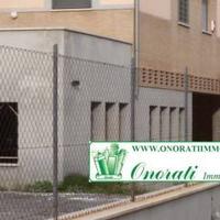 Locale commerciale e magazzino mq 470 Guidonia