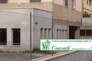 Locale commerciale e magazzino mq 470 Guidonia