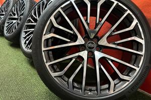 Cerchi Audi Q8 SQ8 23" Originali Gomme 285 35 23