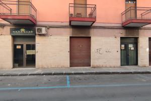 Bottega / Locale commerciale 120 mq - 3 ingressi