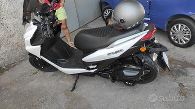 Mto scooter 125 12.000km 2 anni di vita