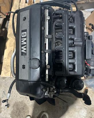 Motore bmw e46 M54B30