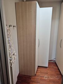IKEA Pax, guardaroba angolare. 