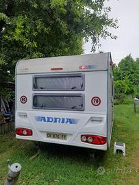 Roulotte 6 persone Adria modello Adora