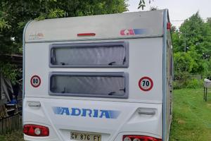 Roulotte 6 persone Adria modello Adora