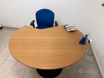 N 6 scrivanie tonde da ufficio più 6 poltroncine