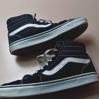 Vans alte nere