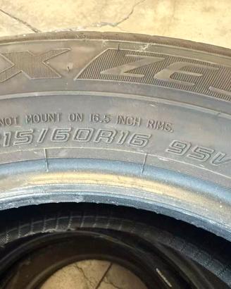 Gomme 215‑60‑16: 3 estive +1 invernale, 30€ al pez