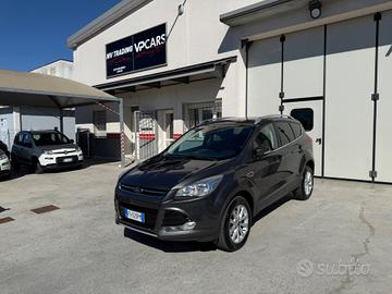 Ford Kuga 2.0 TDCI 150 CV S&S 4WD Powershift Titan