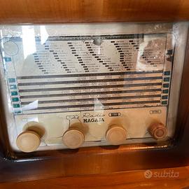 Radio a valvole d'epoca Magaja vintage anni 60