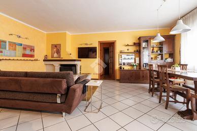 3 LOCALI A CITTÀ DI CASTELLO