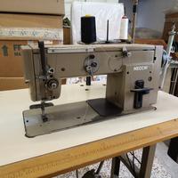 Macchina da cucire industriale