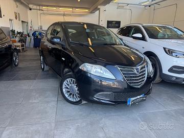 Lancia Ypsilon 1.2 69 CV 5 porte S&S Platinum NEOP