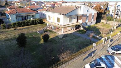 VILLA SINGOLA A ROVERBELLA