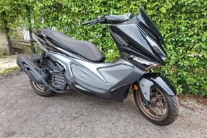 Malaguti Madison 125-MOTORE A LIQUIDO-ABS-NERO