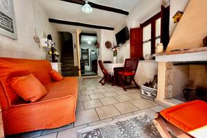 Semindipendente bilivelli con cortile