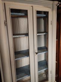 Mobile con cassetti e ripiani shabby e chic