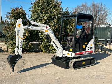 E217 Mini escavatore 17 q.li Bobcat 320 carro alla