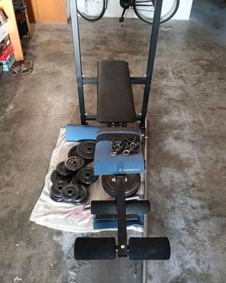 Panca, bilanciere, manubri e pesi palestra