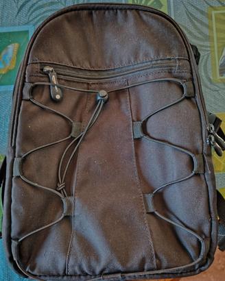 Zaino/zainetto con cinghie e tasche laterali