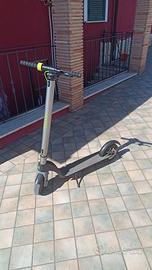 Monopattino elettrico 700 watt