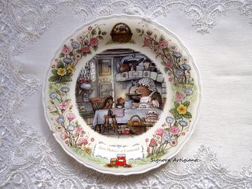 Piatto Foxwood Tales. Wedgwood. Con sbeccatura.
