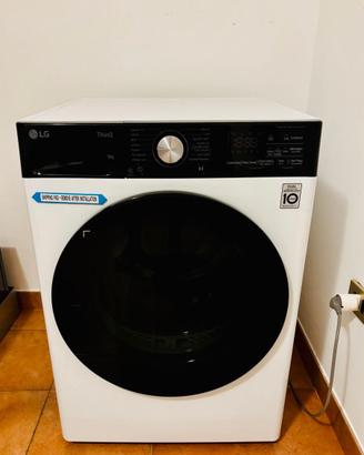 Asciugatrice Smart a carica frontale LG 9 kg